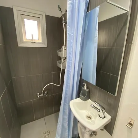 Renovated Ground Studio In Center Of Apartman Ajía Nápa